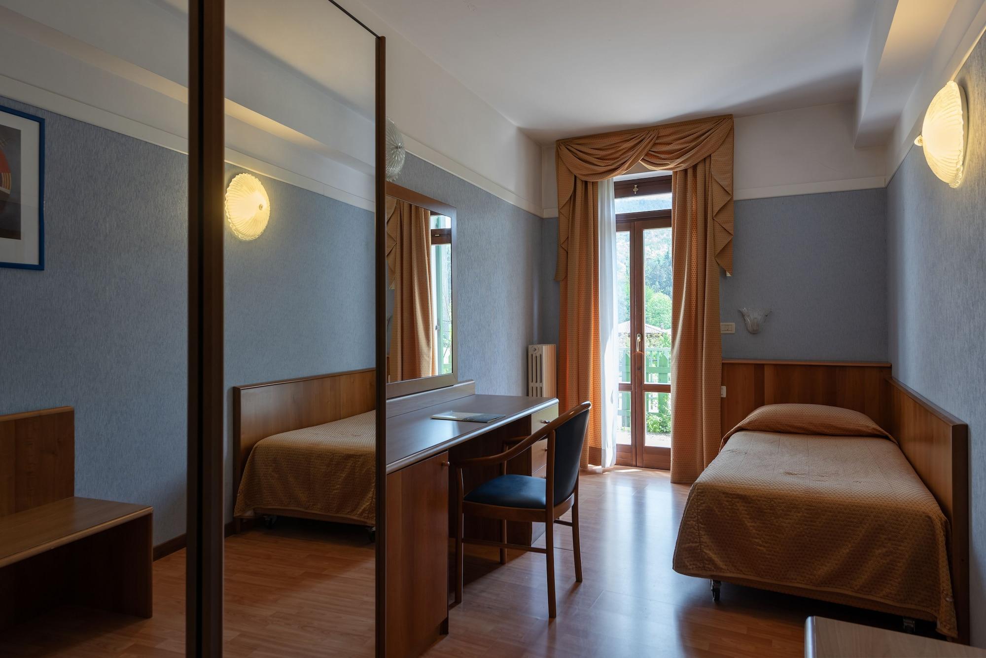 Park Hotel Jolanda San Zeno di Montagna Exterior foto