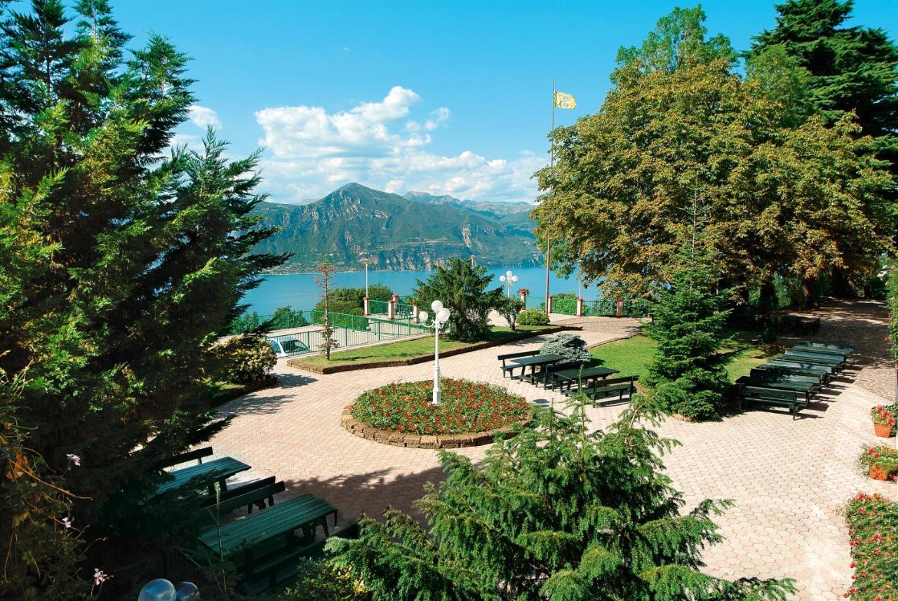 Park Hotel Jolanda San Zeno di Montagna Exterior foto